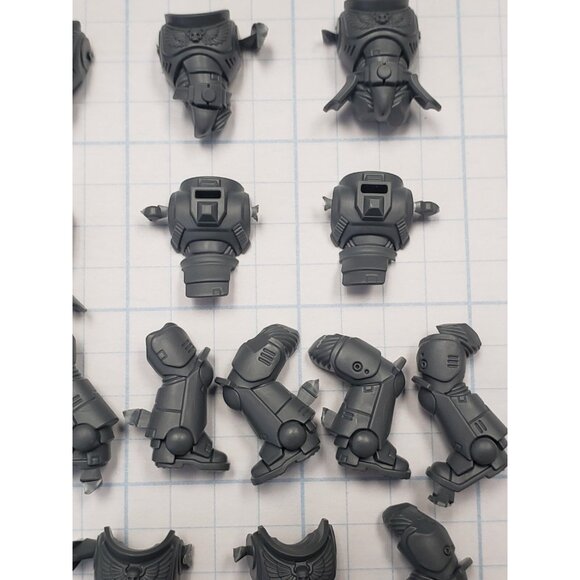 Warhammer 40k Space Marine Primaris Bits Assault Intercessor Torso & Legs x5 - Picture 3 of 6